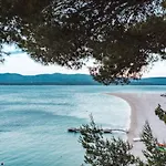 Ardura - Island **** Bol. Island Brac Lejlighed